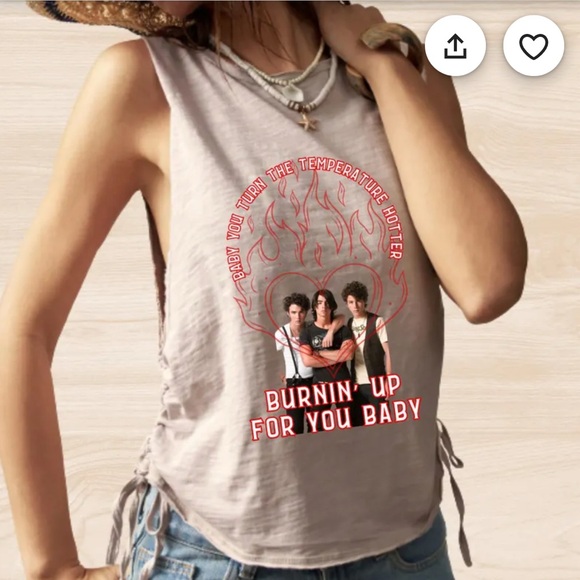 Jonas Brothers Buring Up Sleeveless Concert Tee - Picture 1 of 5